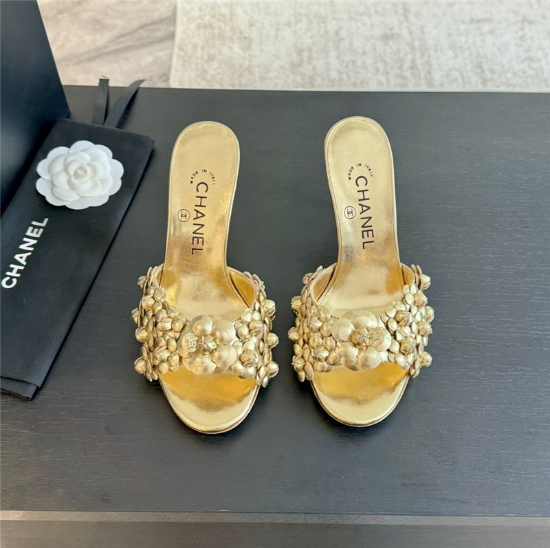 Ch**el camellia heels mules gold