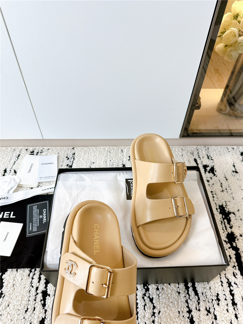 Ch**el buckle platform slippers sandals in beige