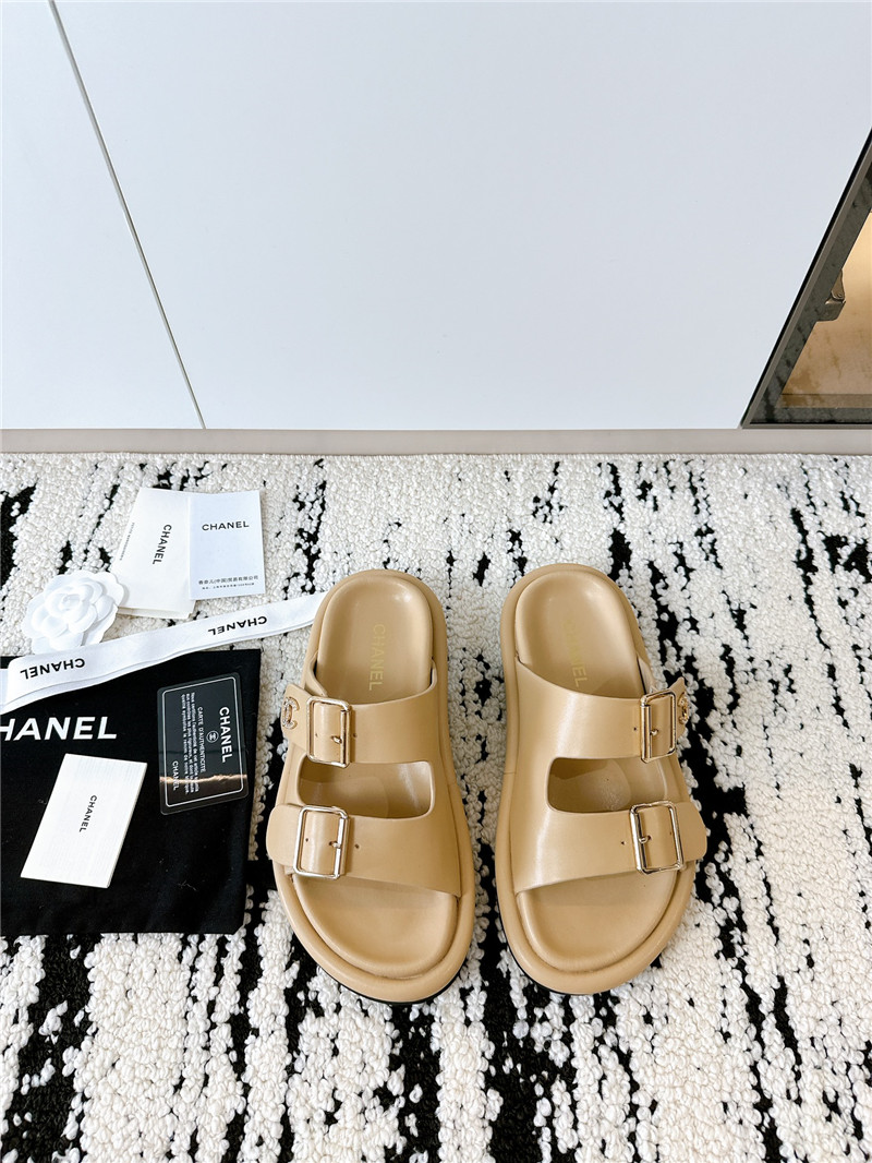 Ch**el buckle platform slippers sandals in beige