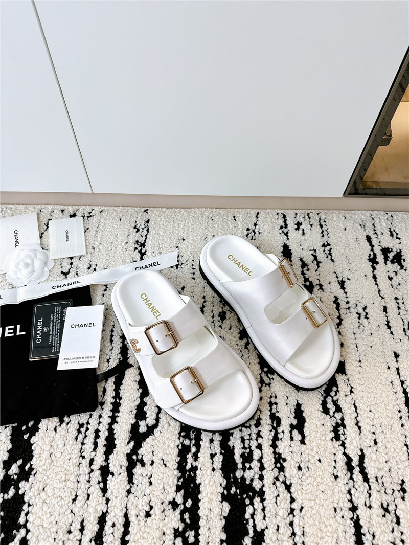 Ch**el buckle platform slippers sandals white