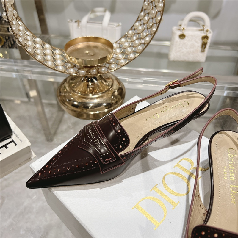 D10r boy slingback pump