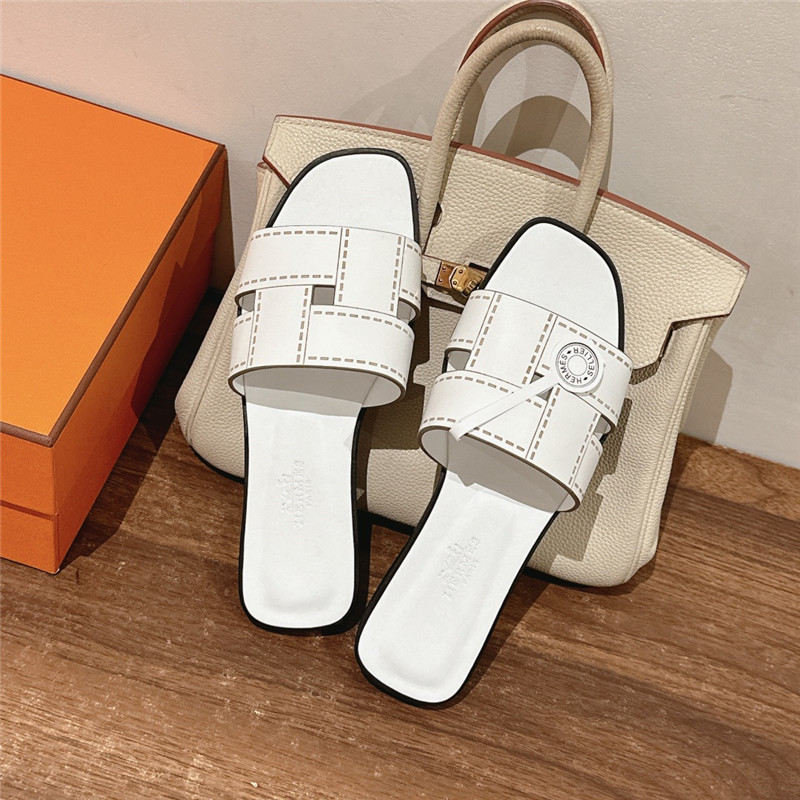 H**me5 idioma sandal women’s white