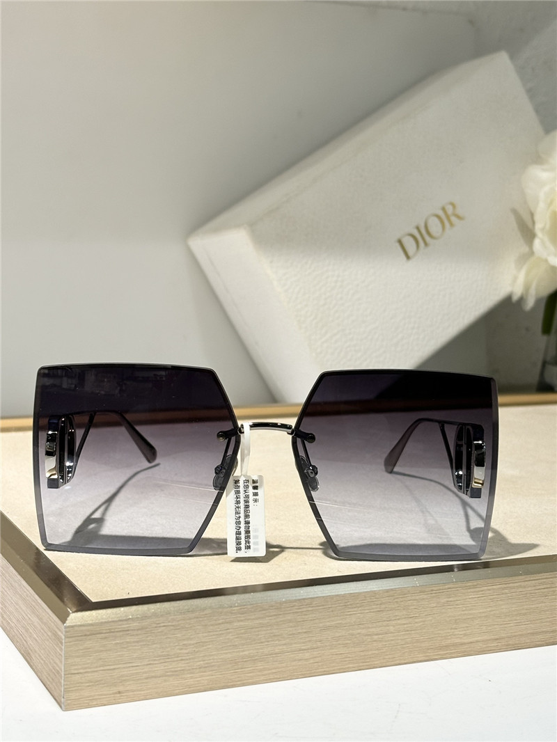 D10r new sunglasses