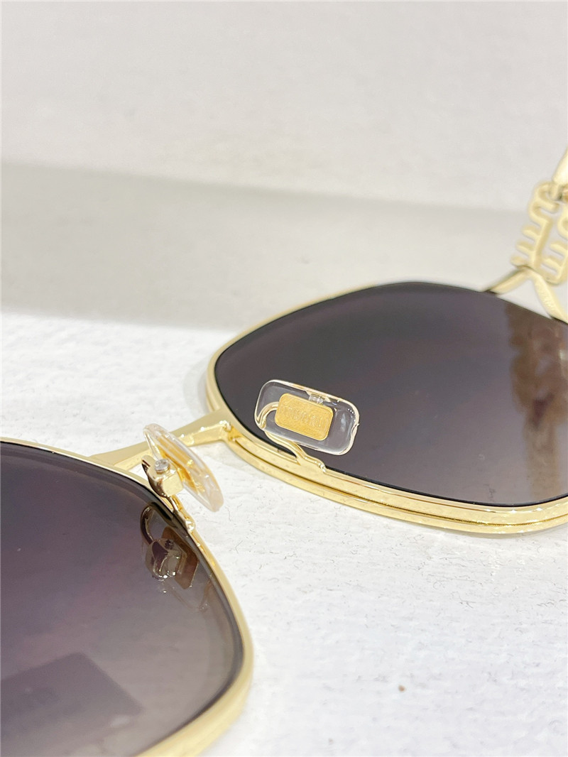 M1um1u square sunglasses frame