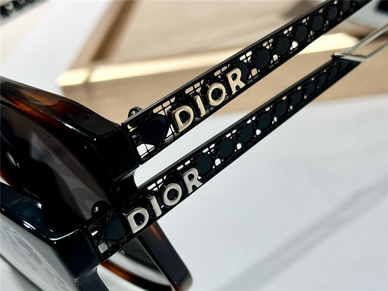 D10r stylish luxury goggles