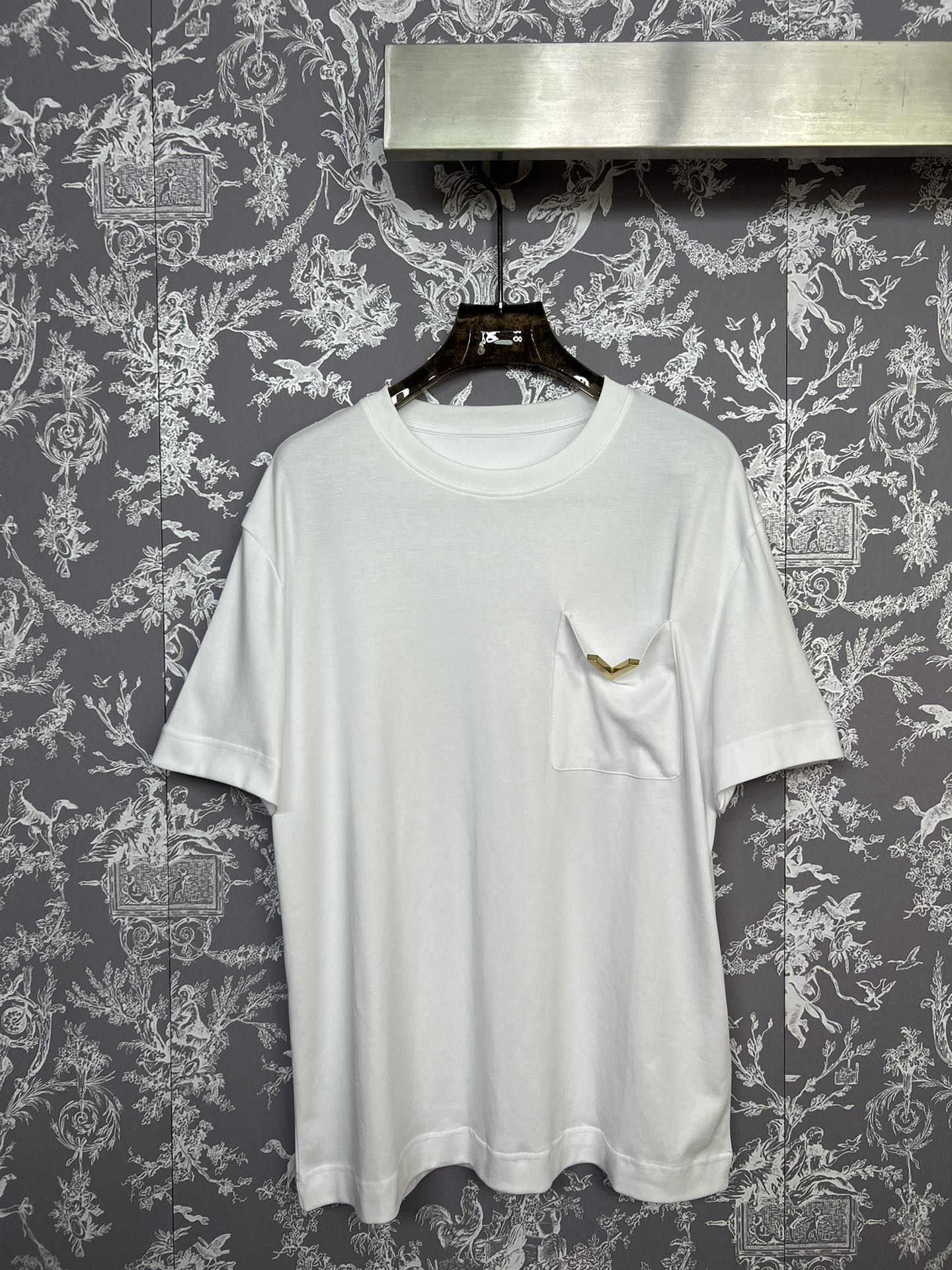 Va1e*ntin0 new t-shirt replica clothing sites