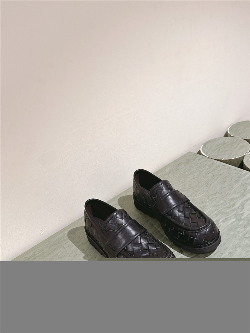 b0tt*ga Ven*ta women’s woven leather sneakers