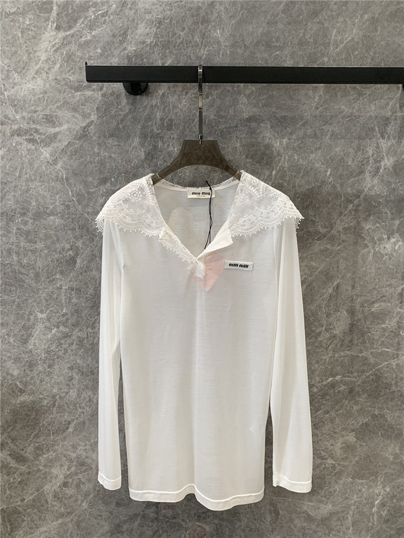 M1um1u micro-logo lace hooded long-sleeved t-shirt