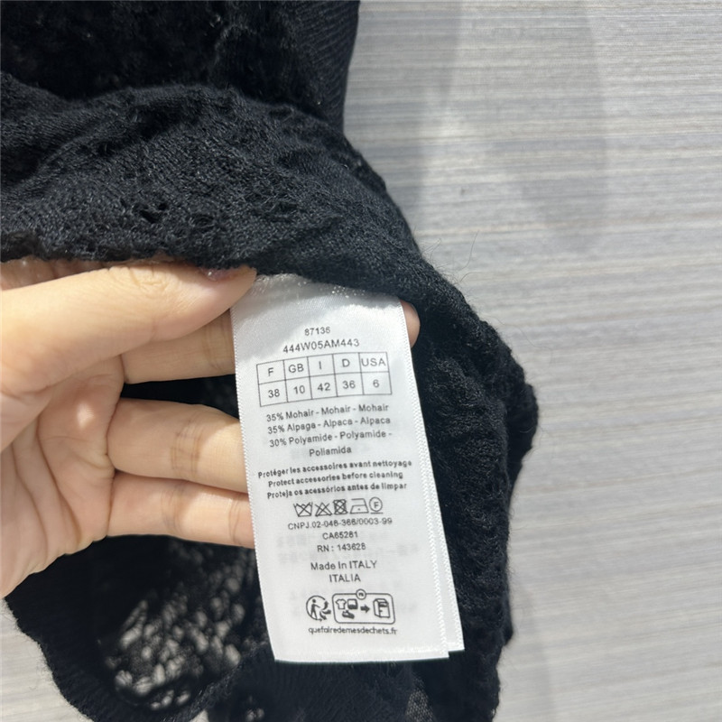 D10r hollow crochet small vest replica clothes