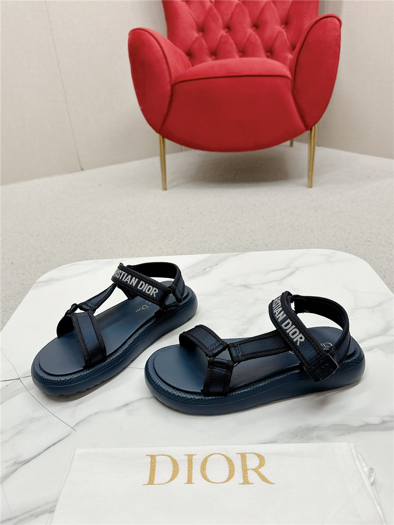 D10r women’s d-wave sandals in blue leather
