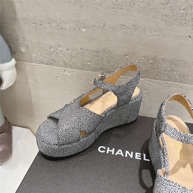ch**el open toe platform D1am0nd sandals