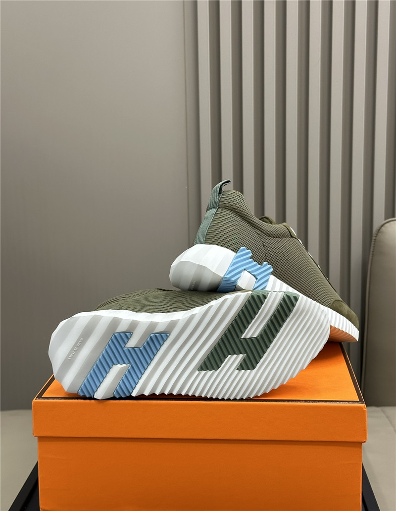 H**me5 bouncing sneakers in green