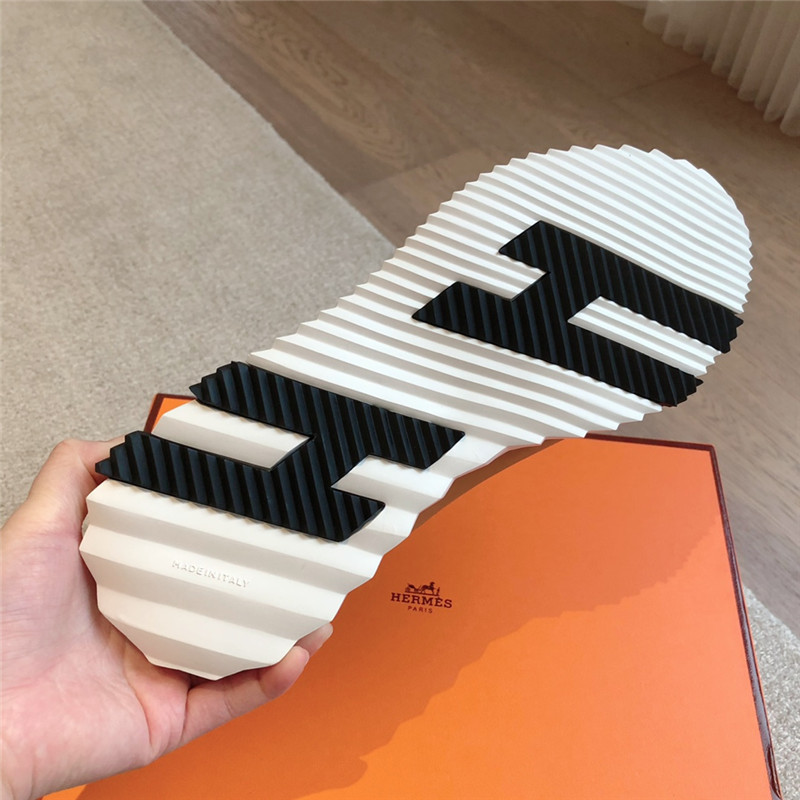 H**me5 tan leather bouncing sneakers