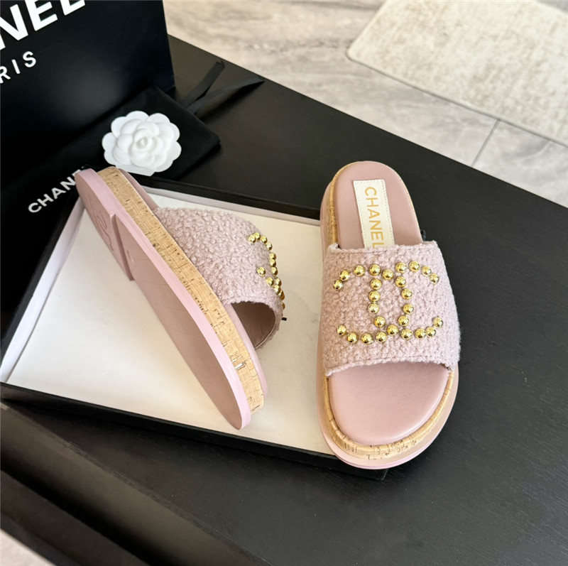 Ch**el logo platform pearl tweed slippers