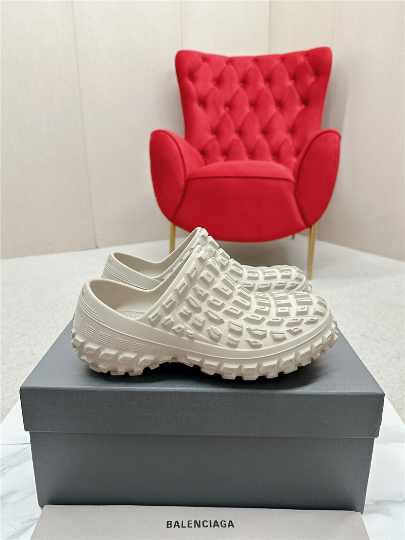 Ba1en*iaga bouncer clog sandals
