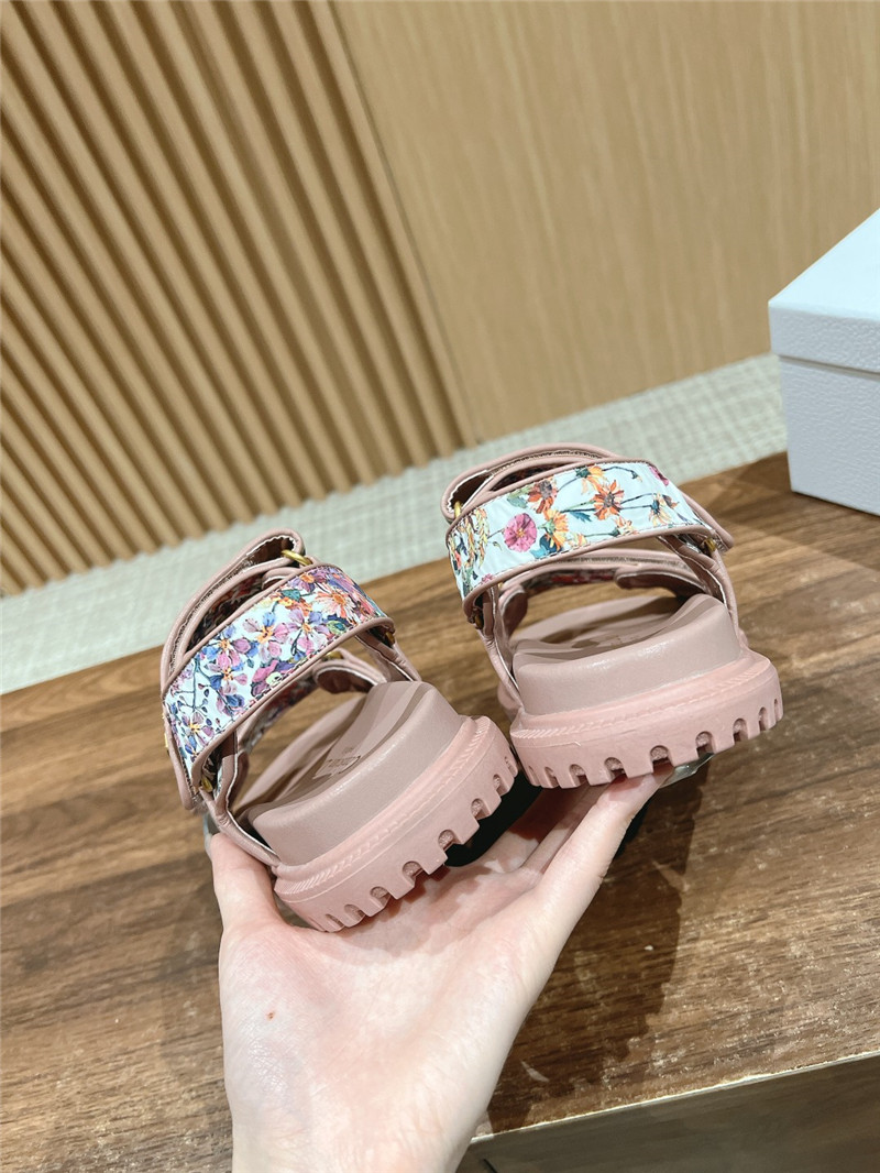 D10r D10ract pink floral print leather sandals