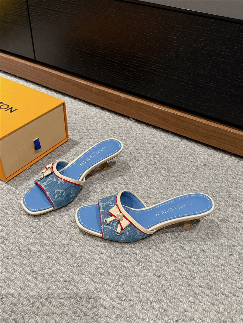 l0vis Vvtt0n denim blue multicolor monogram kitten heels