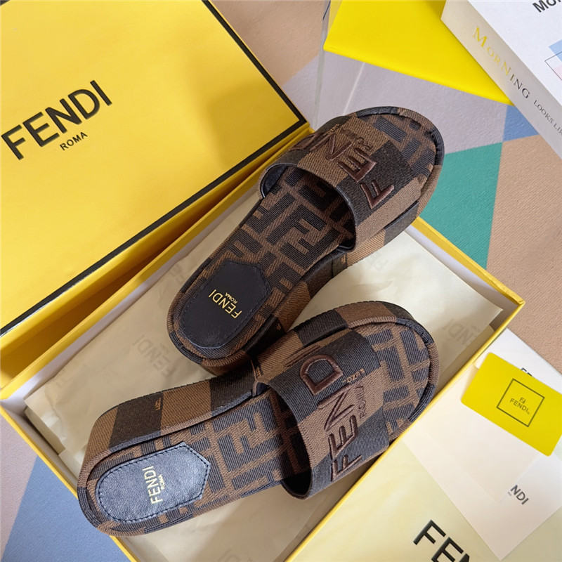 F**di sunshine pequin striped platform sandals