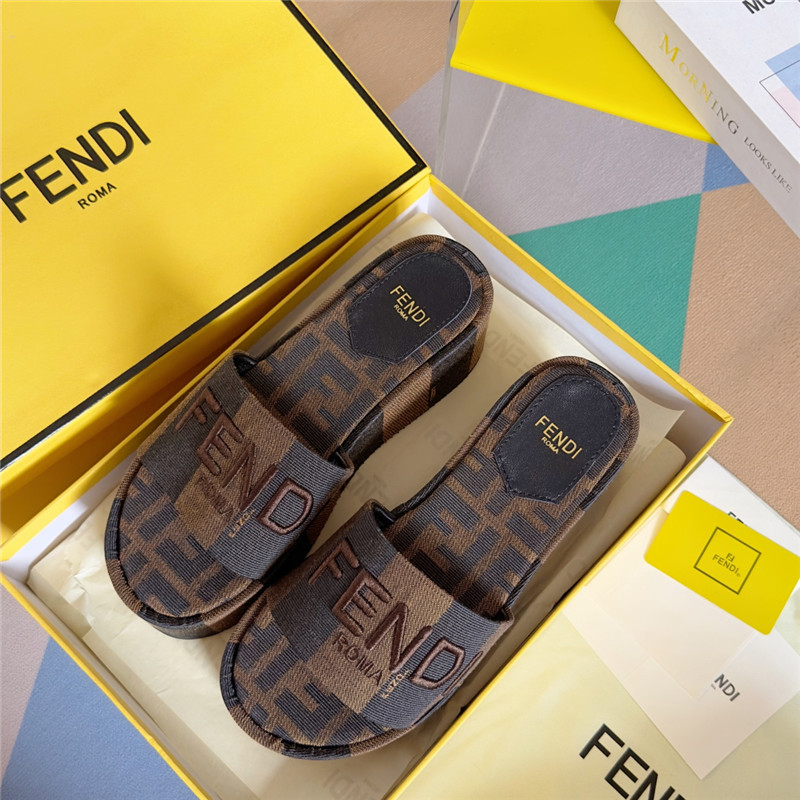 F**di sunshine pequin striped platform sandals