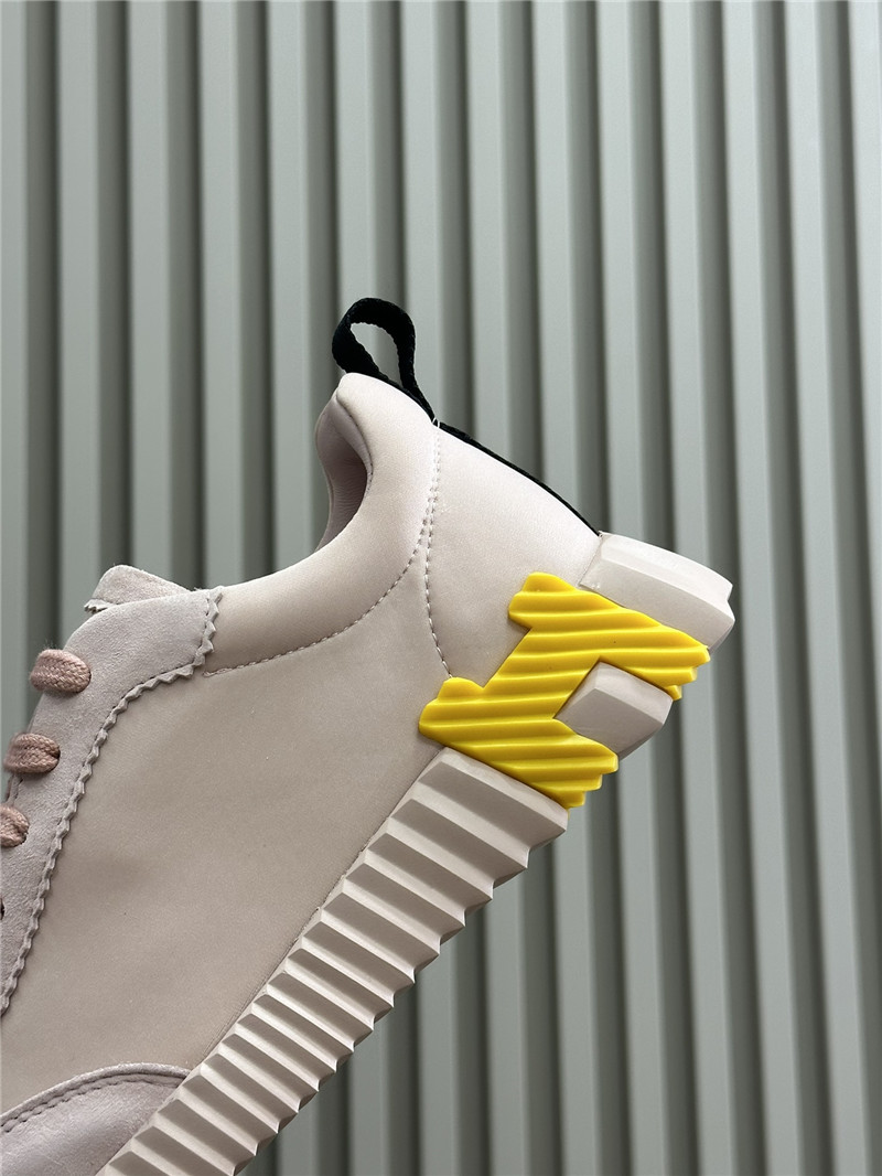 H**me5 bouncing sneaker women