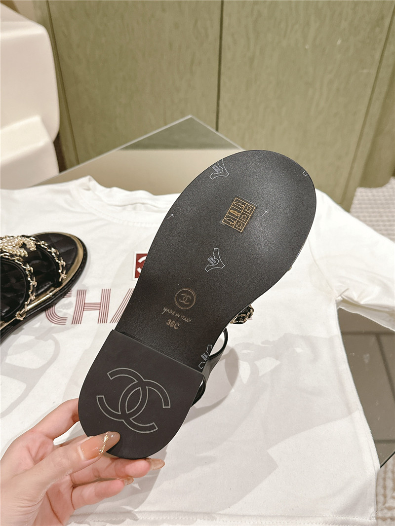 Ch**el black flip flops flat sandals