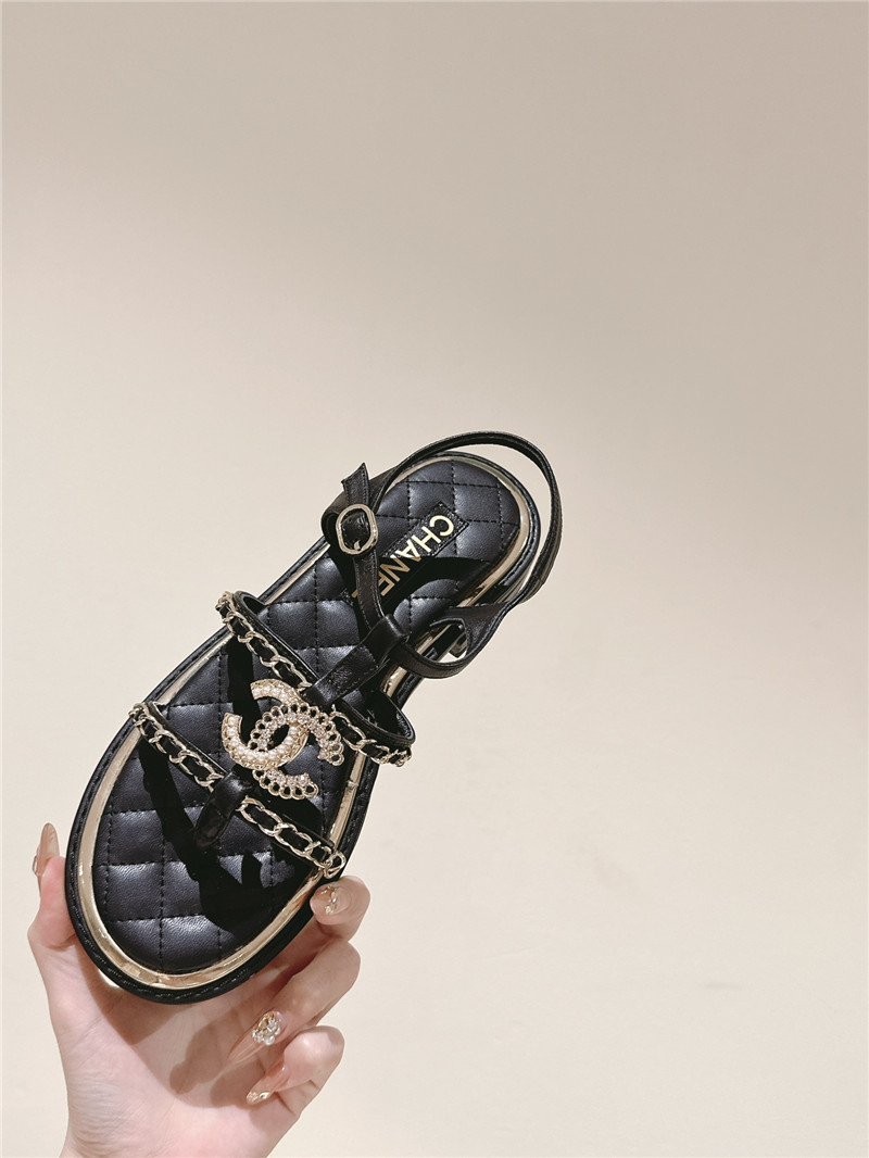 Ch**el black flip flops flat sandals