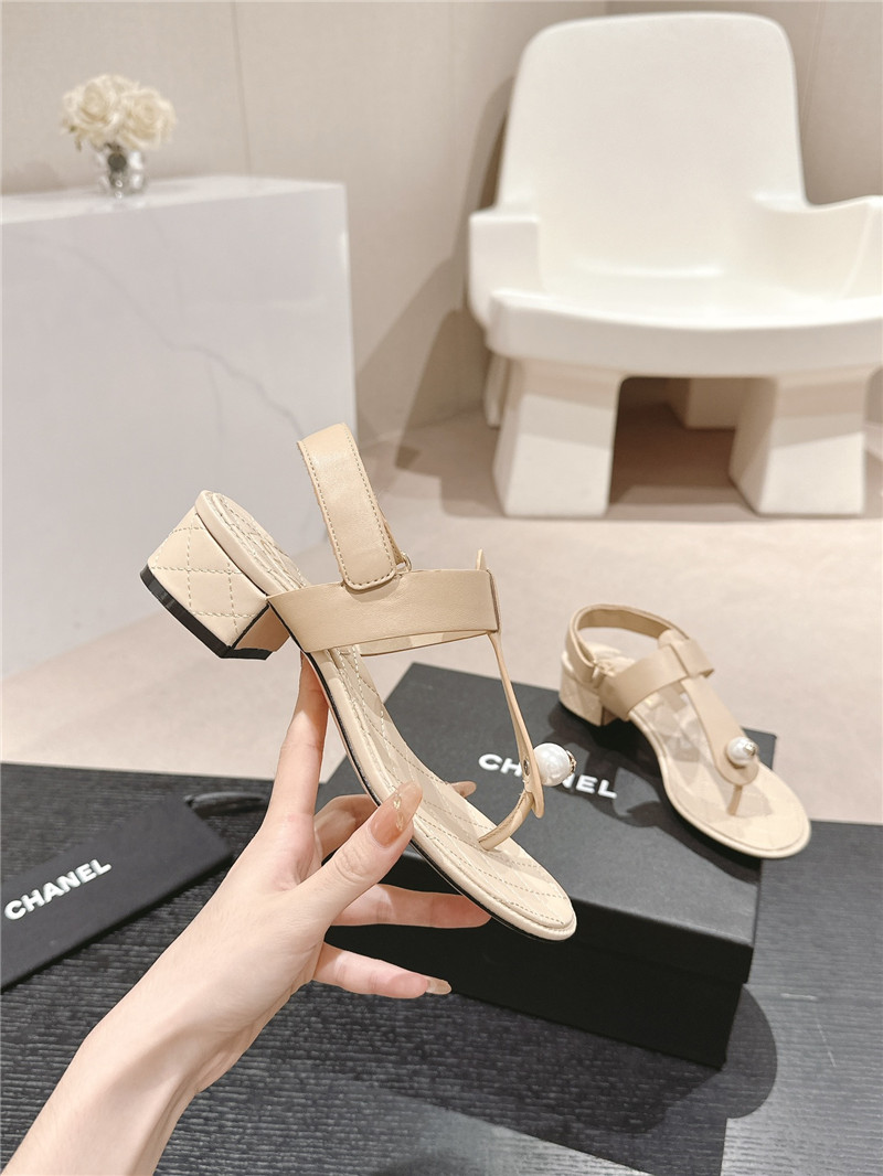 lambskin pearl Ch**el logo sandals beige