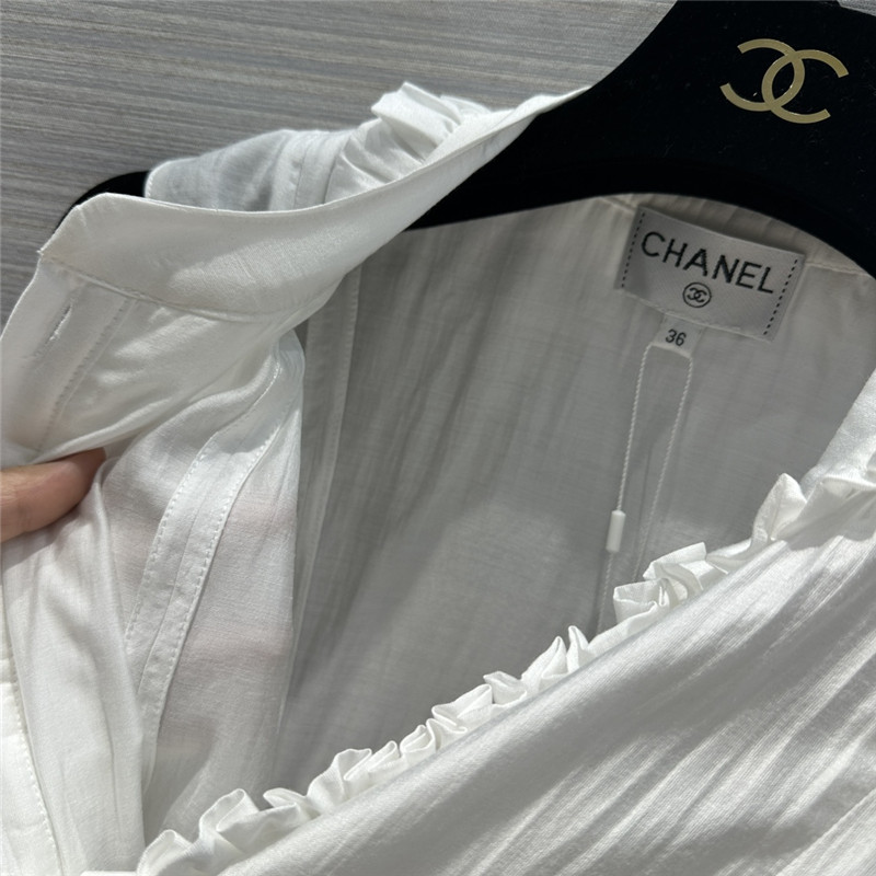 Ch**el white ruffled collar sleeveless shirt