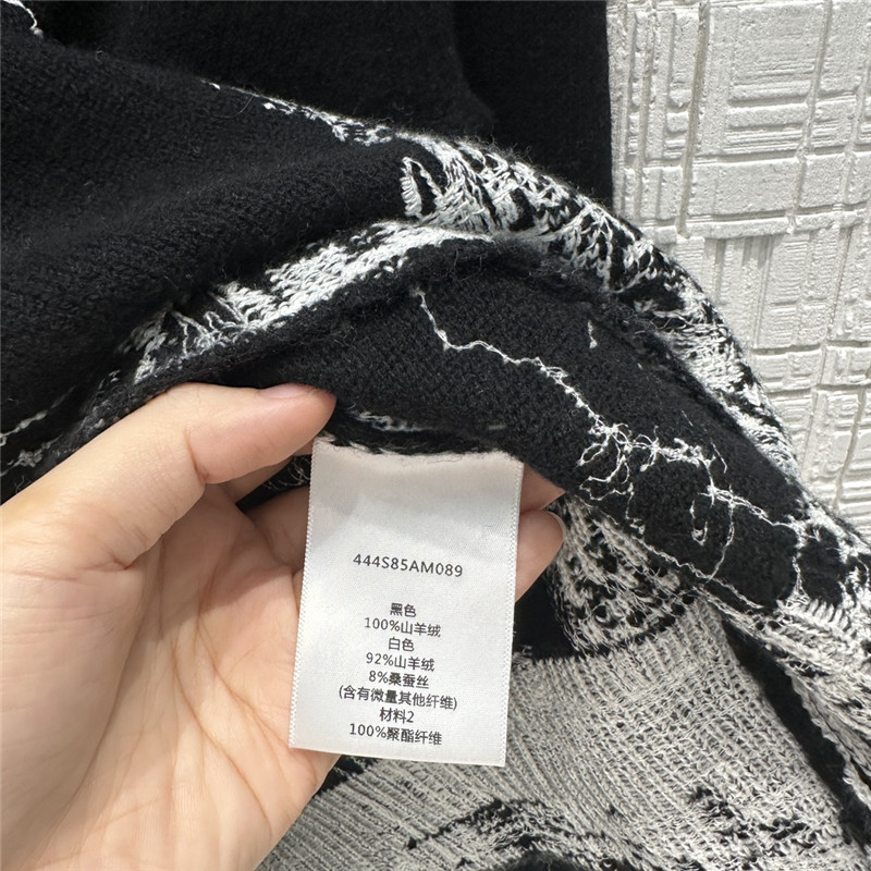 D10r paris motif knit sweater black