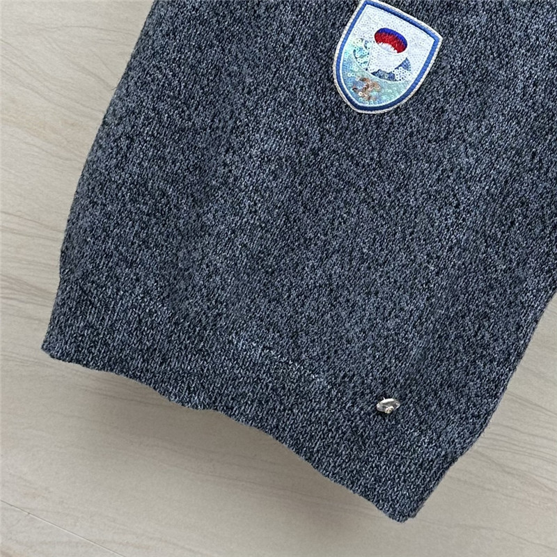 Ch**el zhang zai patch vest replicas clothes