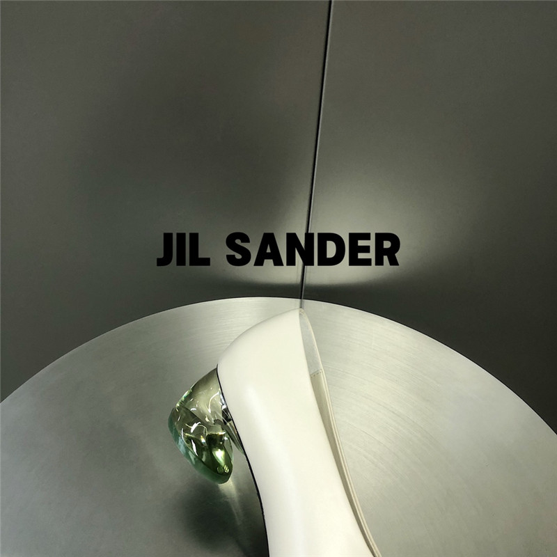 Jil Sander Perspex Block Heel Round-toe Pumps in Beige