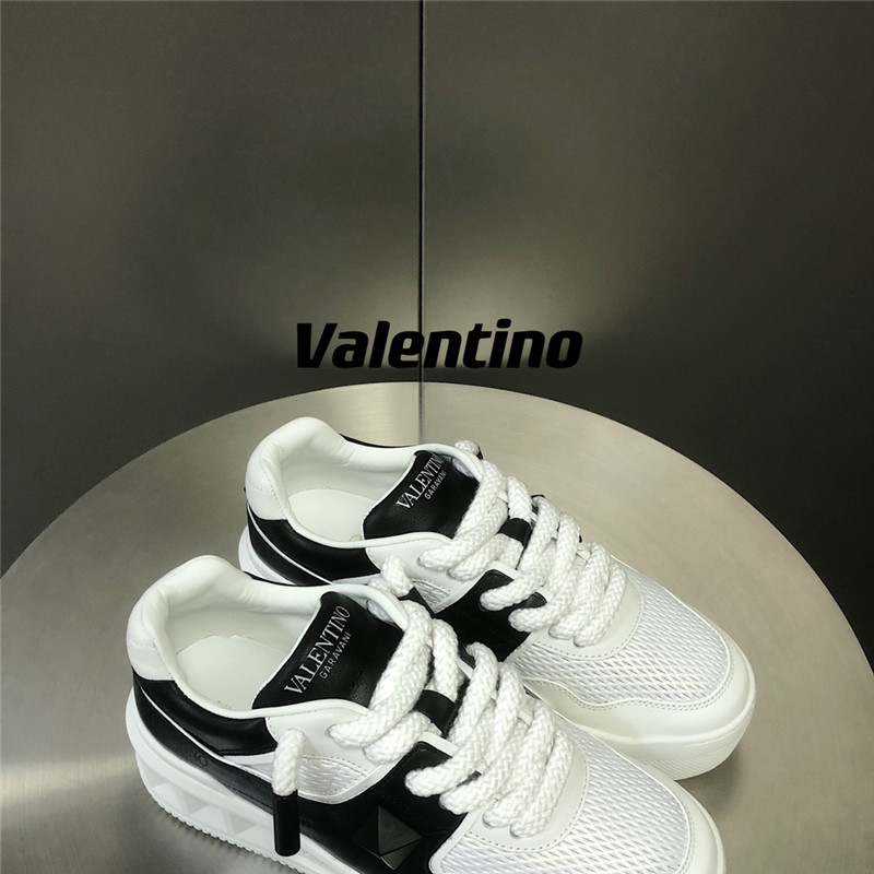 Va1e*ntin0 garavani one stud xl low-top sneakers