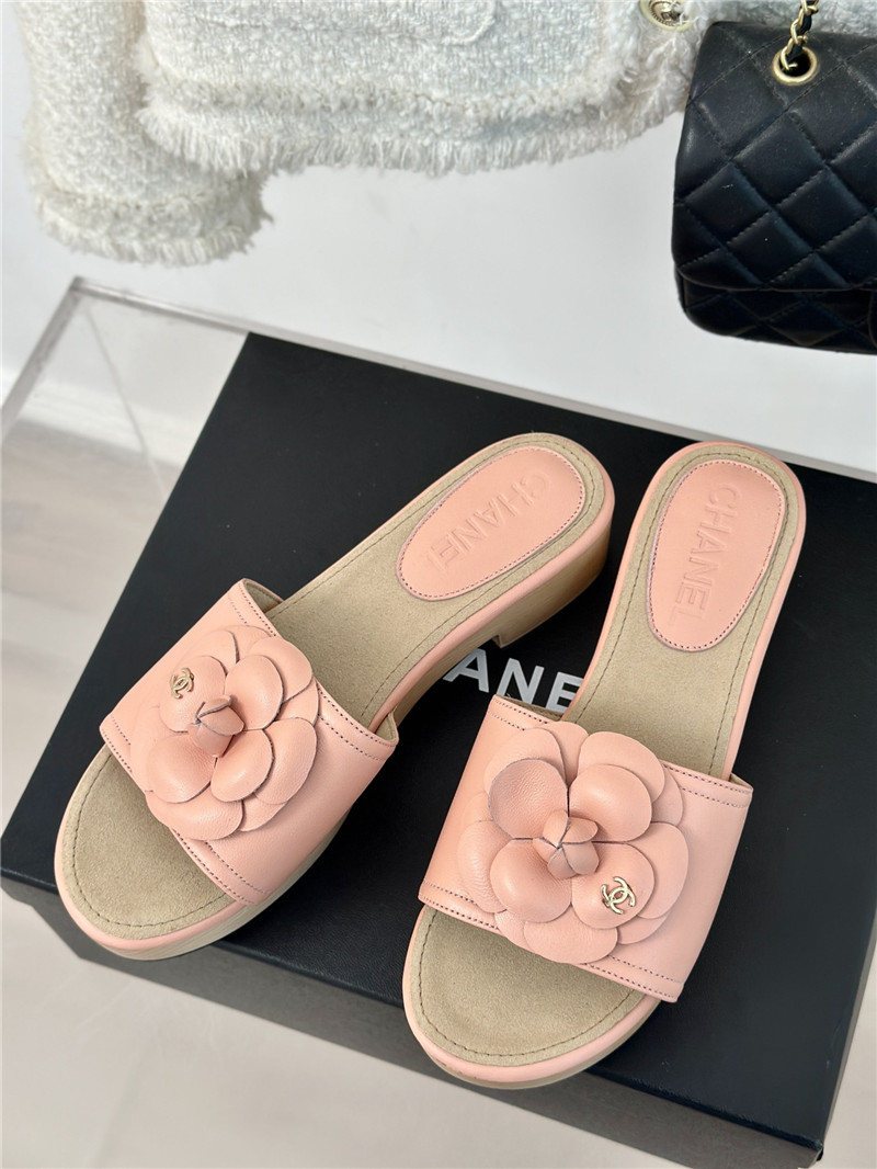 Ch**el platform camellia women’s slippers pink