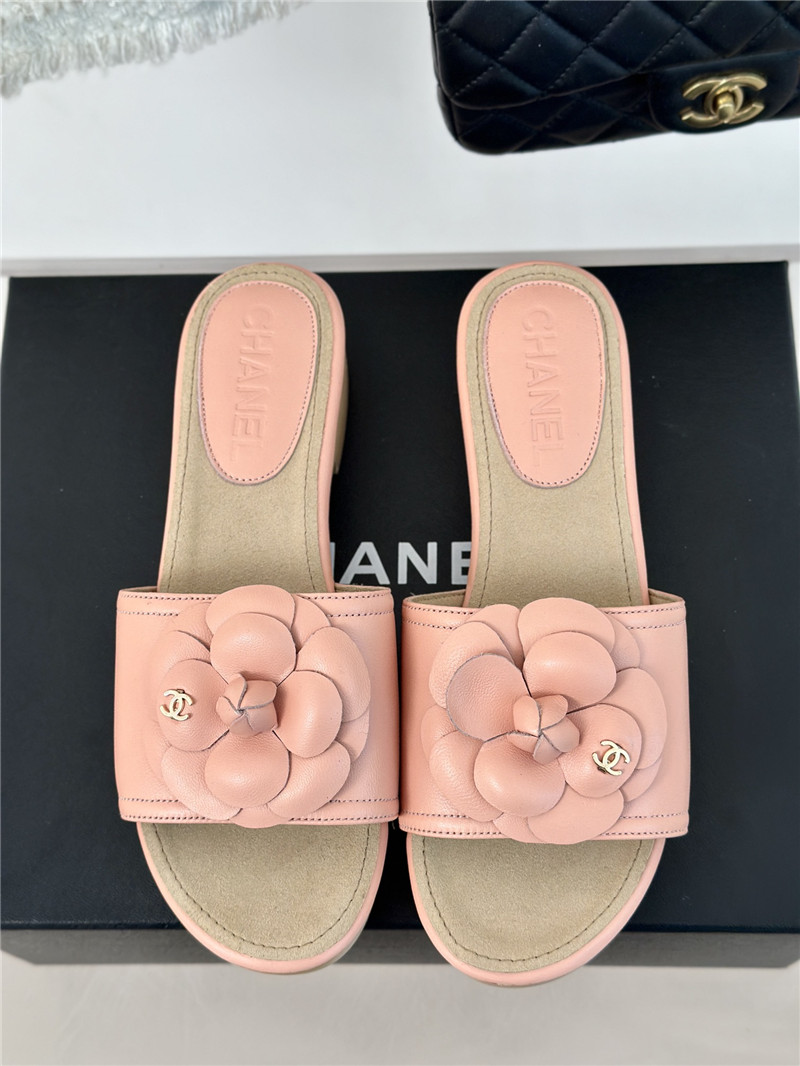 Ch**el platform camellia women’s slippers pink