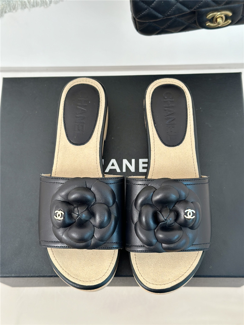 Ch**el platform camellia women’s slippers black