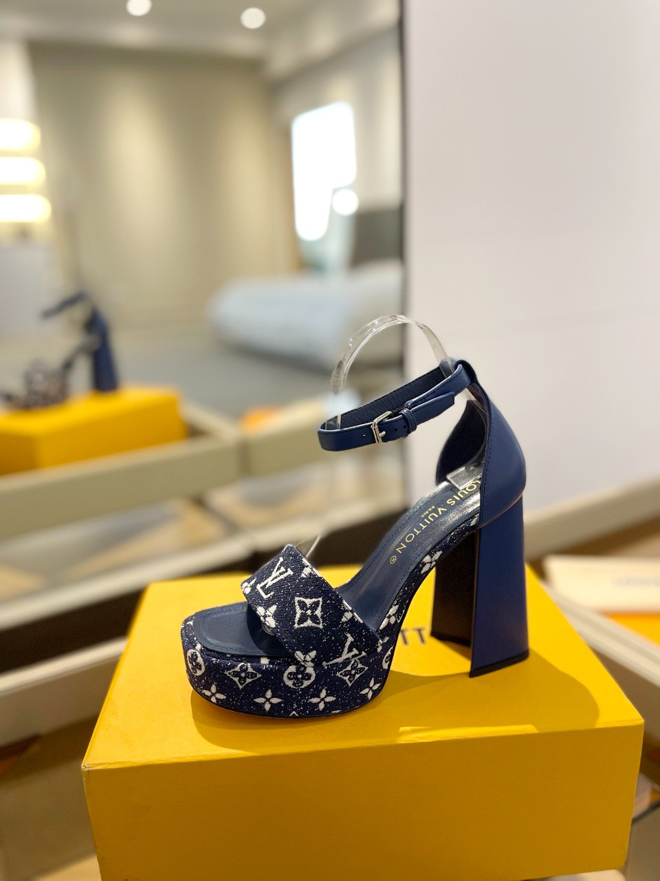 l0vis Vvtt0n monogram jacquard denim platform sandals blue
