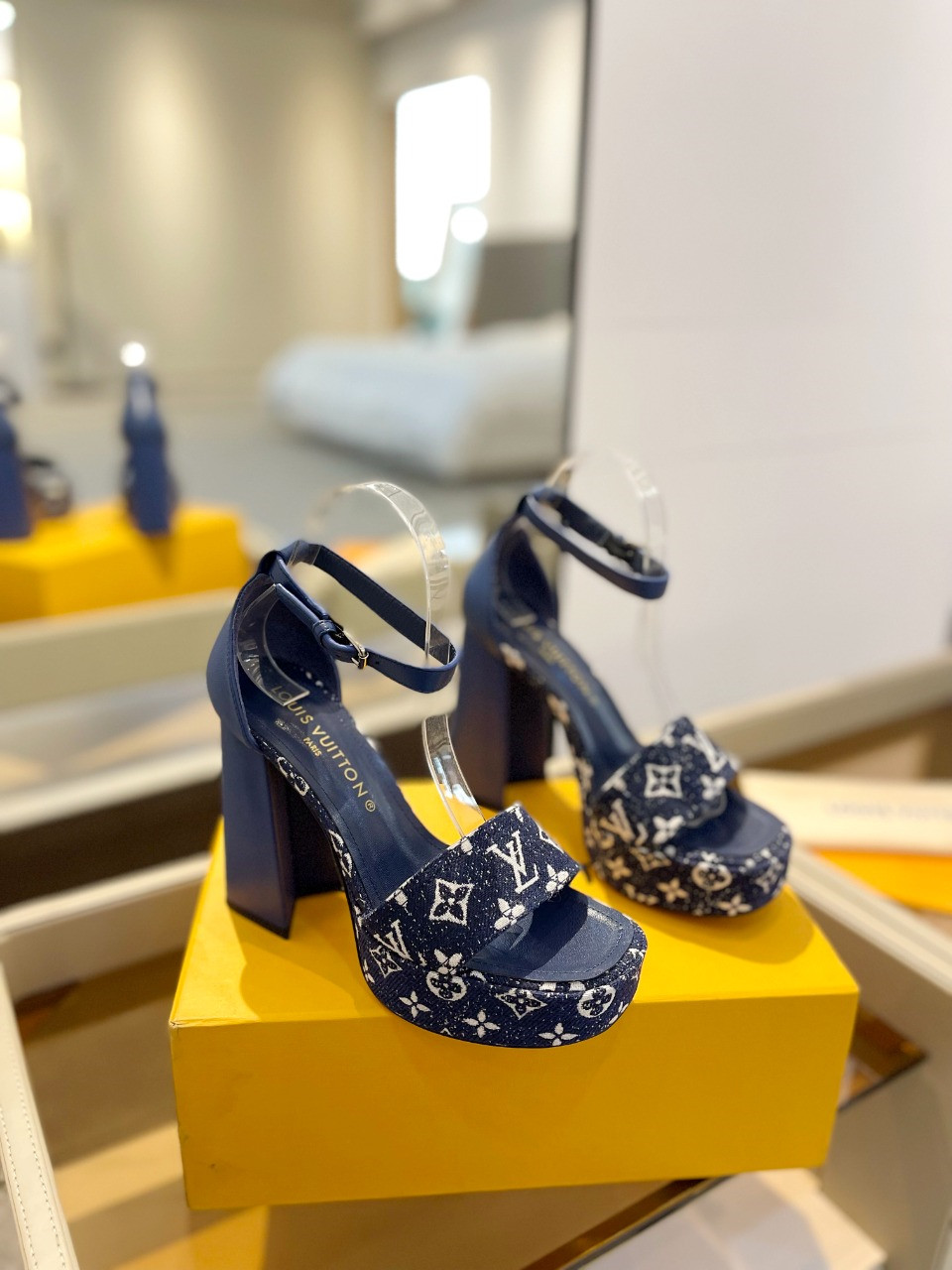 l0vis Vvtt0n monogram jacquard denim platform sandals blue