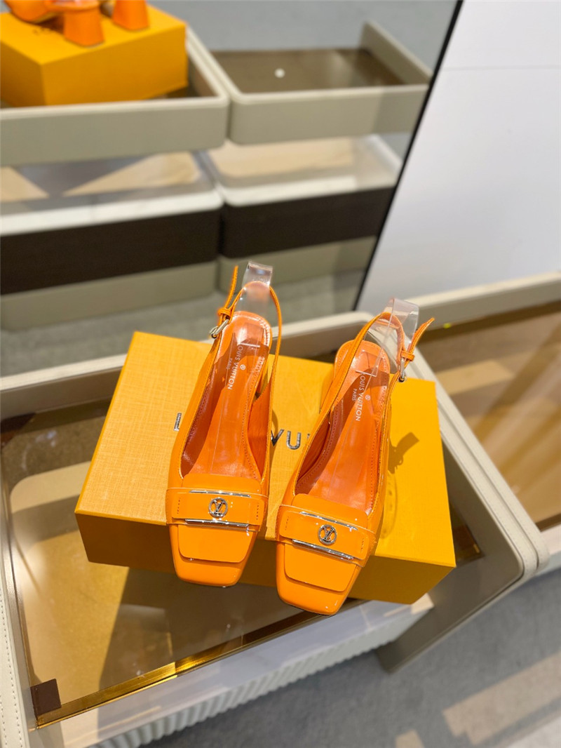 l0vis Vvtt0n orange patent leather shake slingback pumps