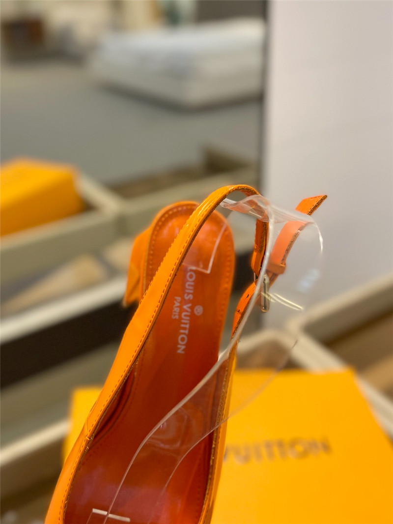 l0vis Vvtt0n orange patent leather shake slingback pumps