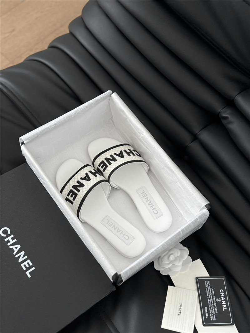 Ch**el woven embroidered logo slippers white