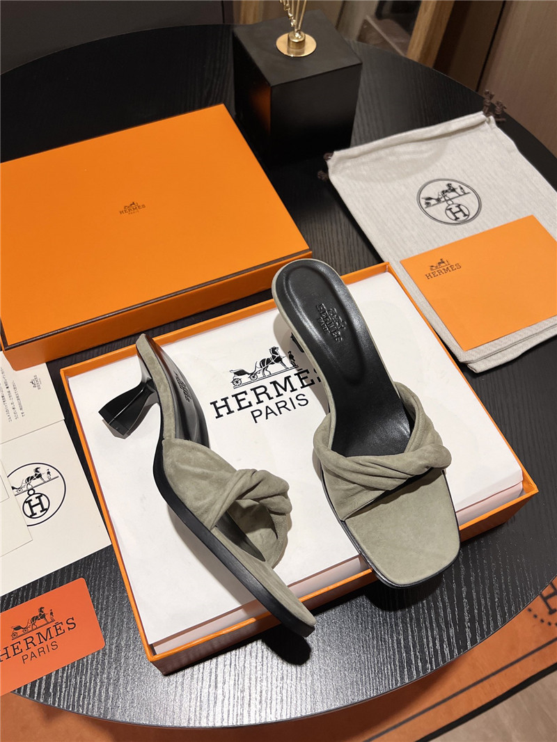 H**me5 gray suede giny 55 sandals