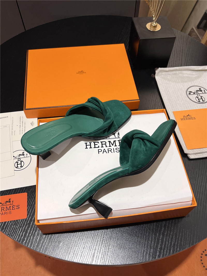 H**me5 green suede giny 55 sandals