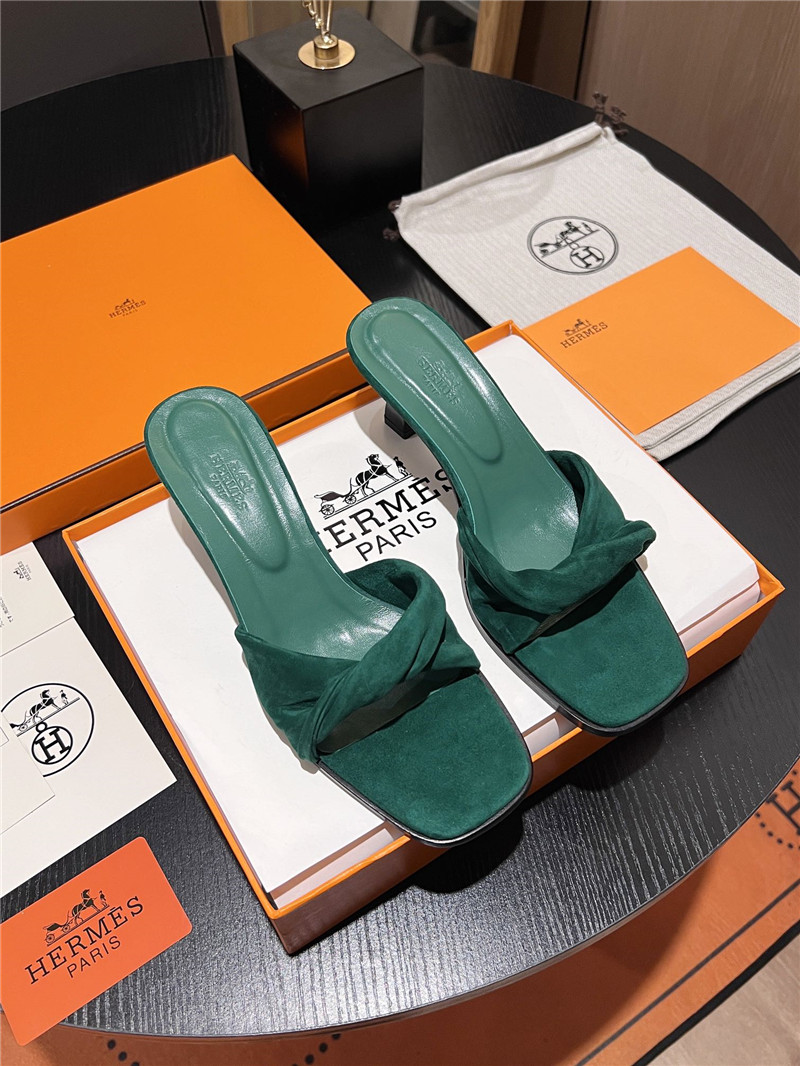H**me5 green suede giny 55 sandals
