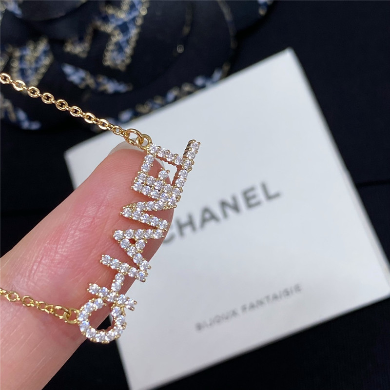 ch**el full D1am0nd letter double c double layer necklace