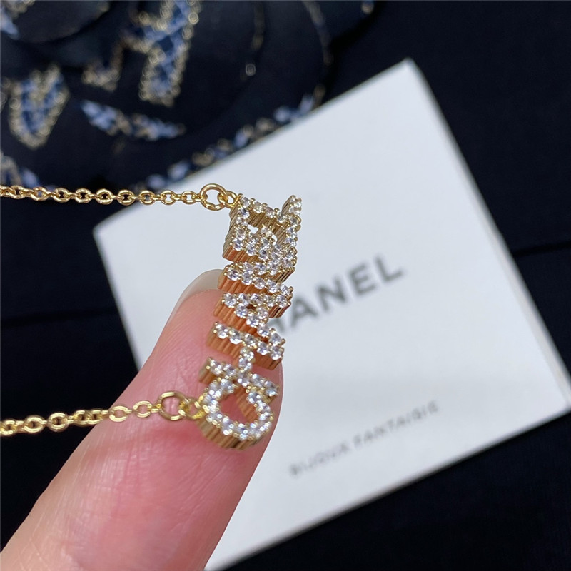 ch**el full D1am0nd letter double c double layer necklace