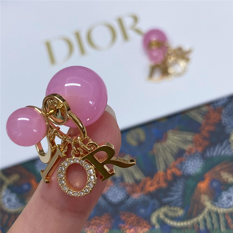 D10r pink pearl earrings
