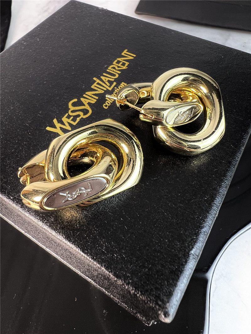 Y51 double hoop earrings
