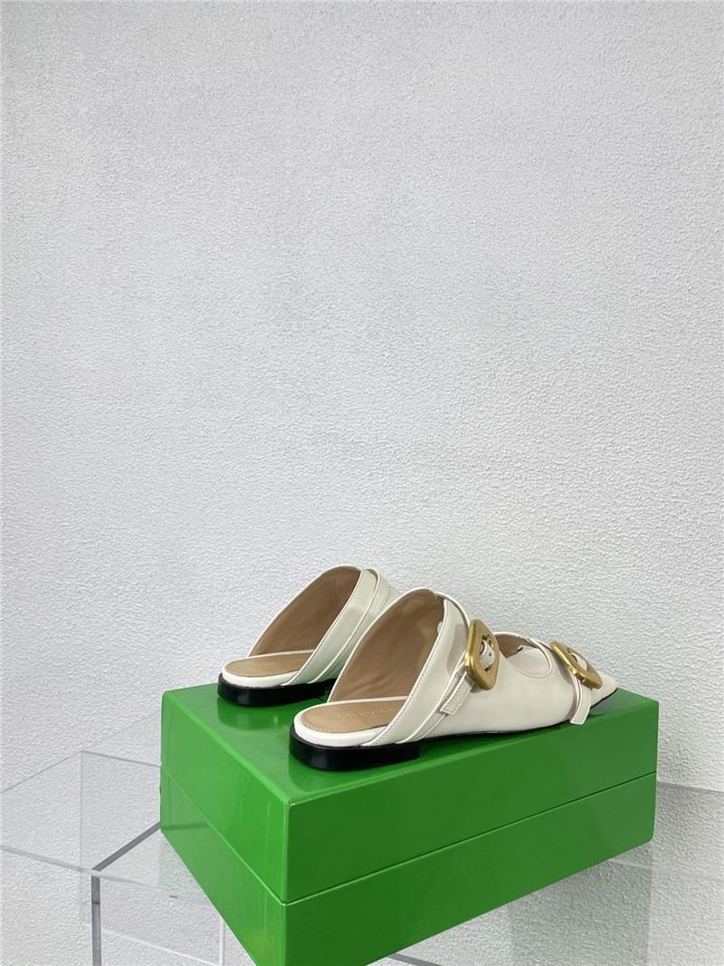 b0tt*ga Ven*ta stretch buckle flat mule