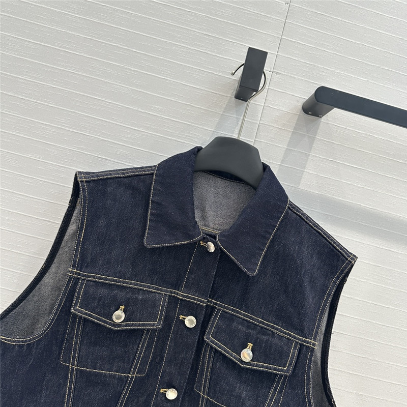 Pra*a functional style vest replica clothing sites