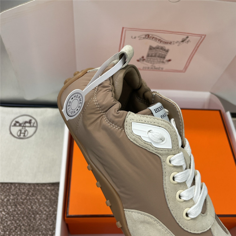 H**me5 brown flat round toe lace-up sneakers